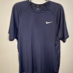 Men's Nike Dry Fit Navy Blue T-Shirt. Size XL